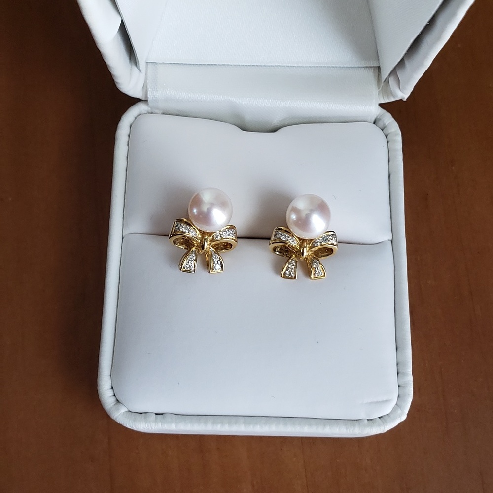 Pearl earrings